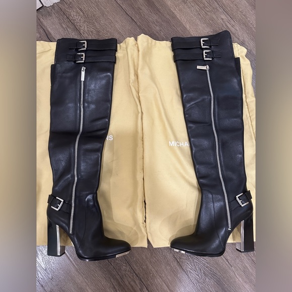 Michael Kors boots over the knee size 7 almost like brand new. - Picture 1 of 3